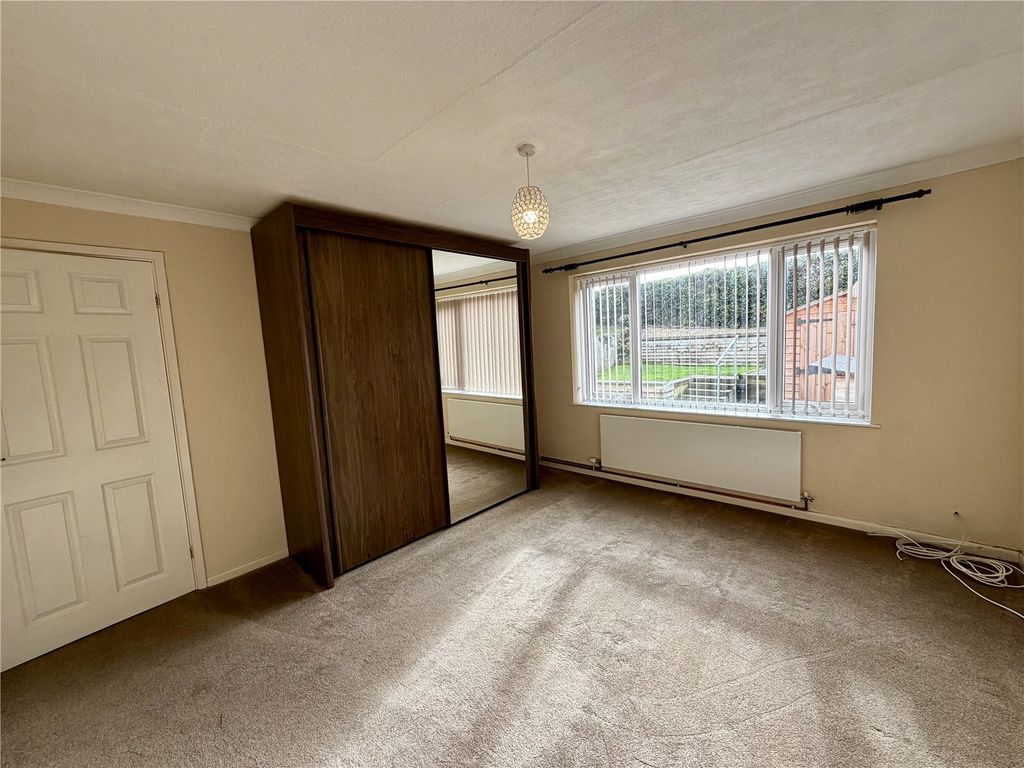 Property photo 3 of 11 Bedroom 1