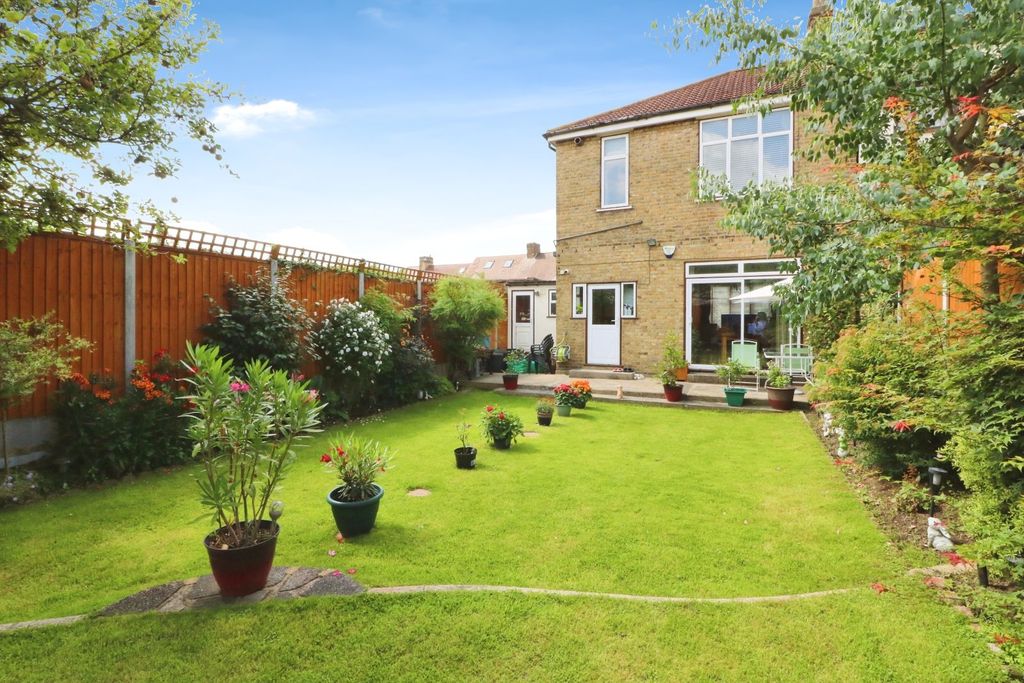 Property photo 2 of 26 Rear Garden
