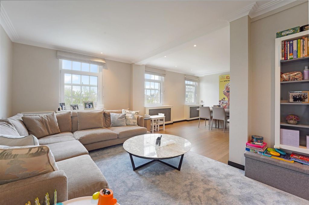 Property photo 1 of 16 Flat 28, Ovington Court  (6).Jpg