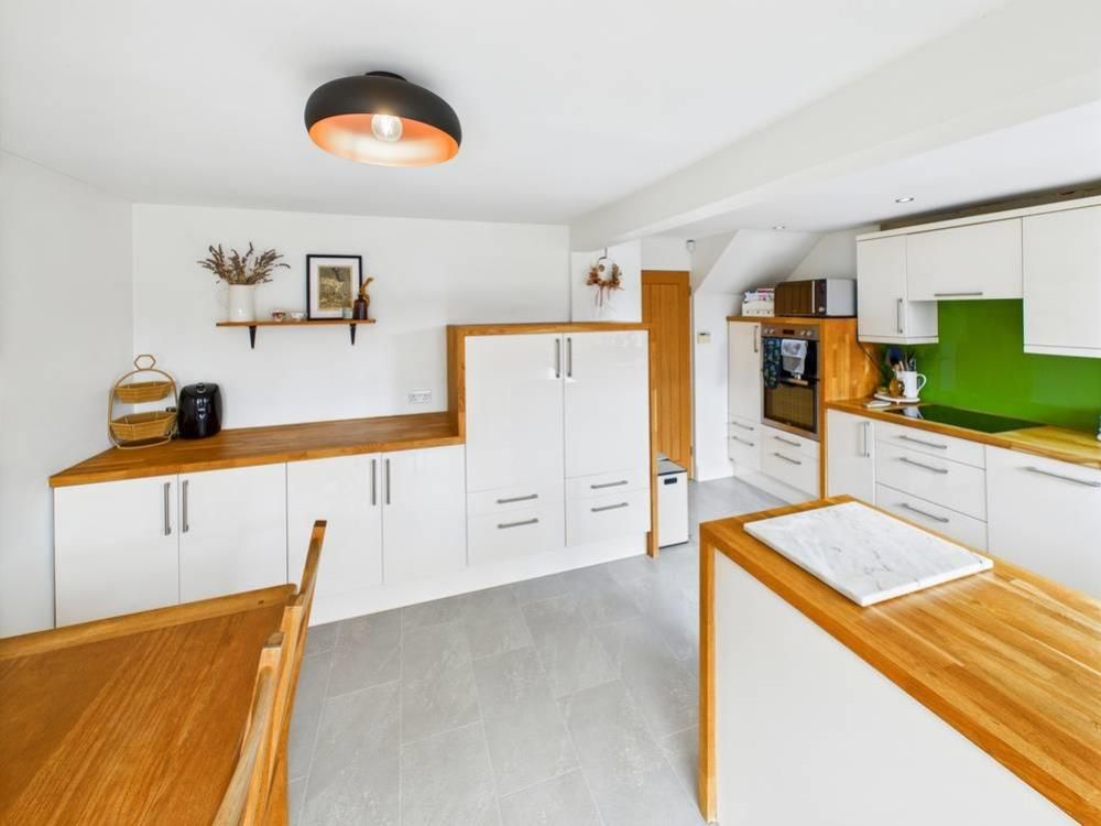 Property photo 3 of 27 Lrg_Cam05488G0-Pr0020-Still006-Thumbnail-H750-70.J