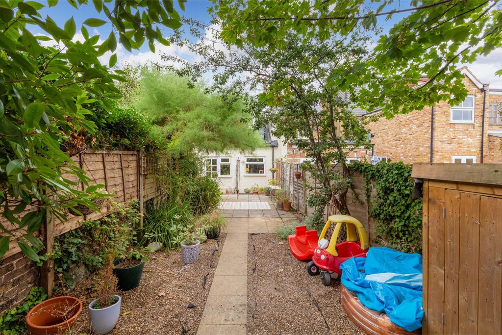 Property photo 2 of 16