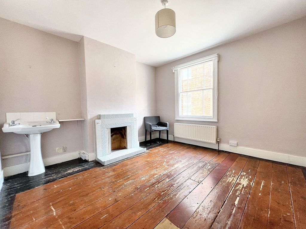 Property photo 3 of 22