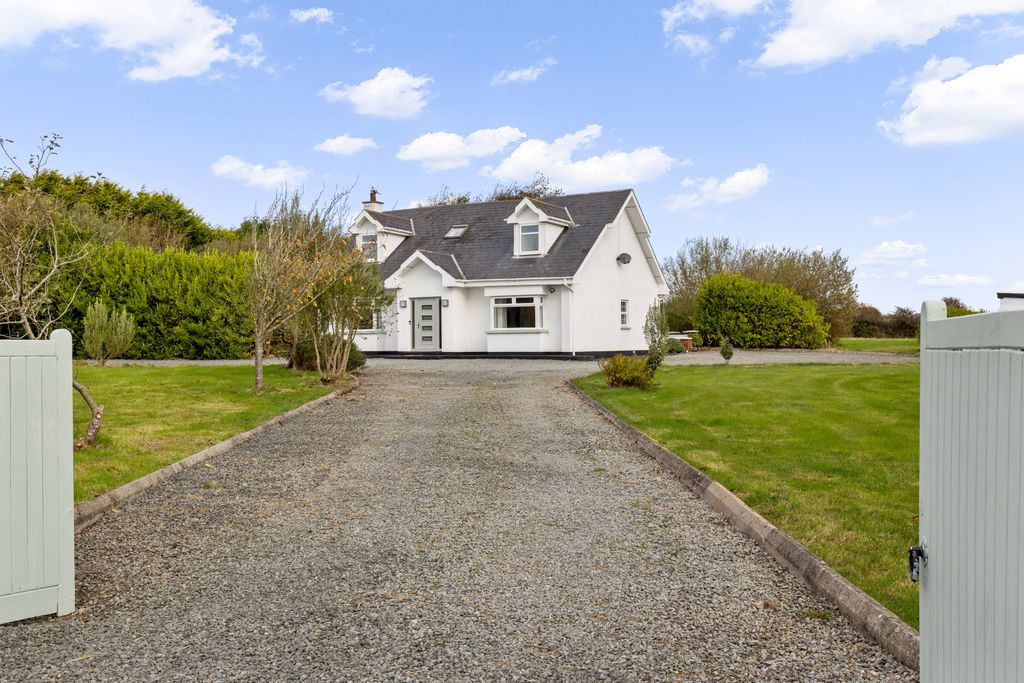 Property photo 2 of 36