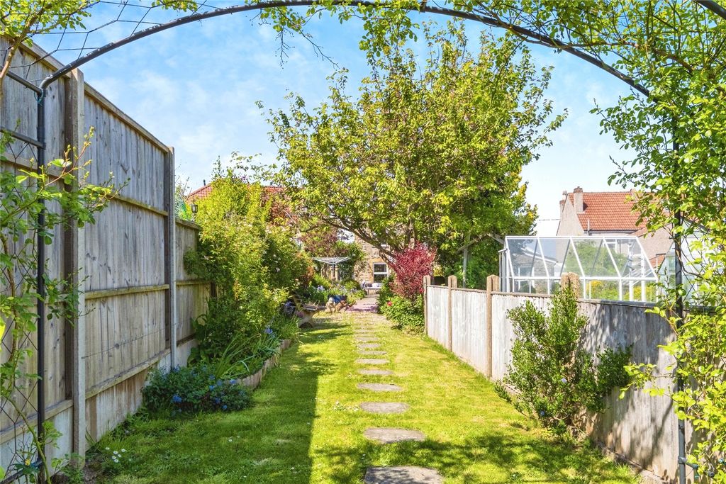 Property photo 1 of 27 Picture No. 22