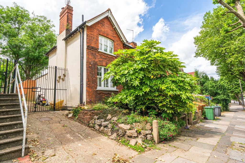Property photo 3 of 18 Picture No. 20