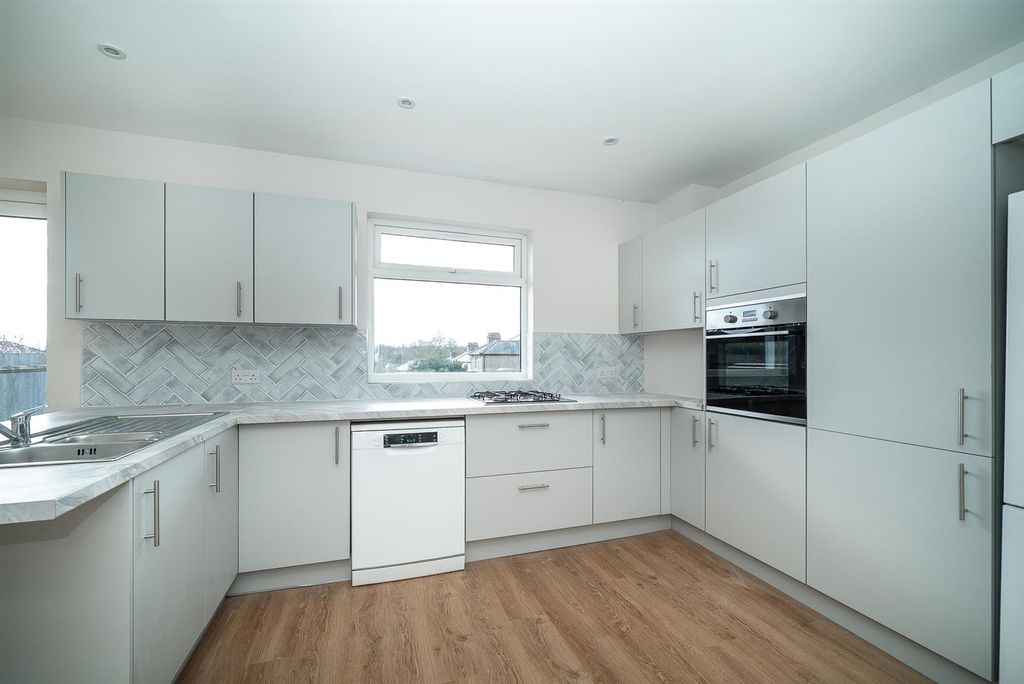 Property photo 3 of 21 Kitchen/Dining Room 3