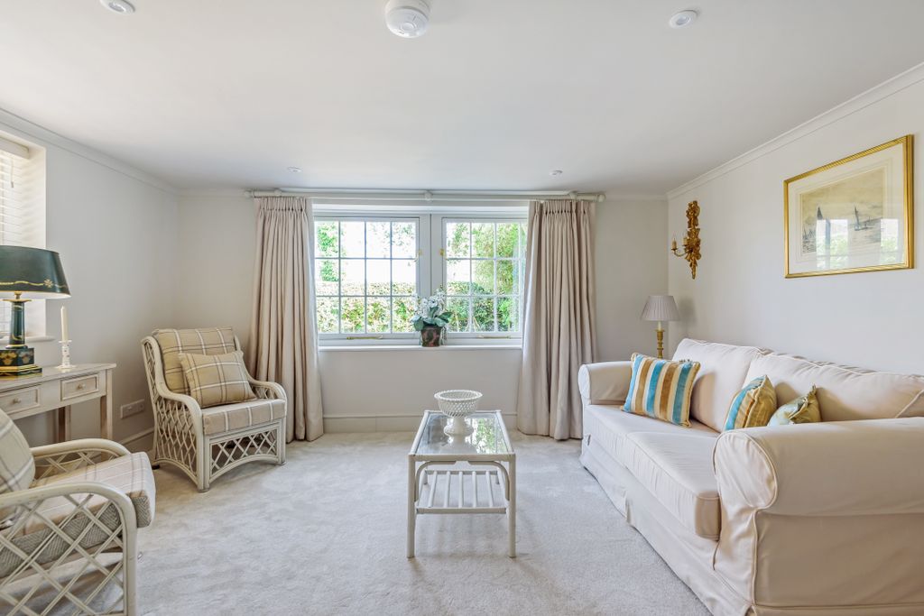 Property photo 3 of 11 875665 (12)