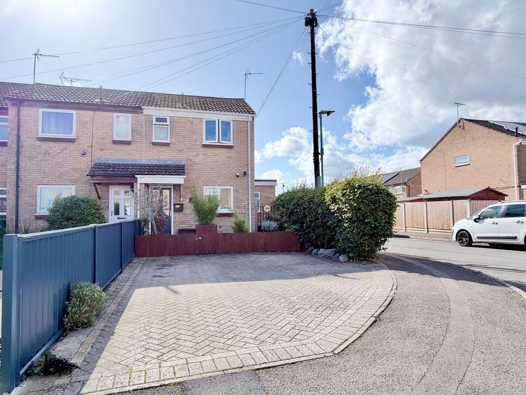 Property photo 1 of 8
