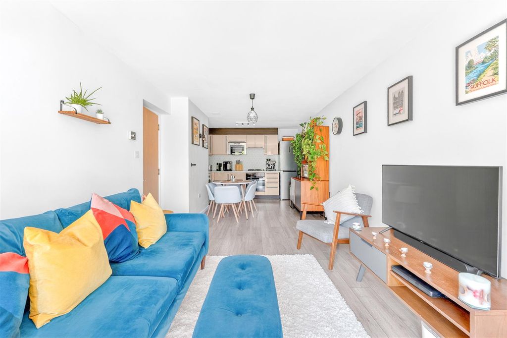 Property photo 2 of 19 6.Jpg