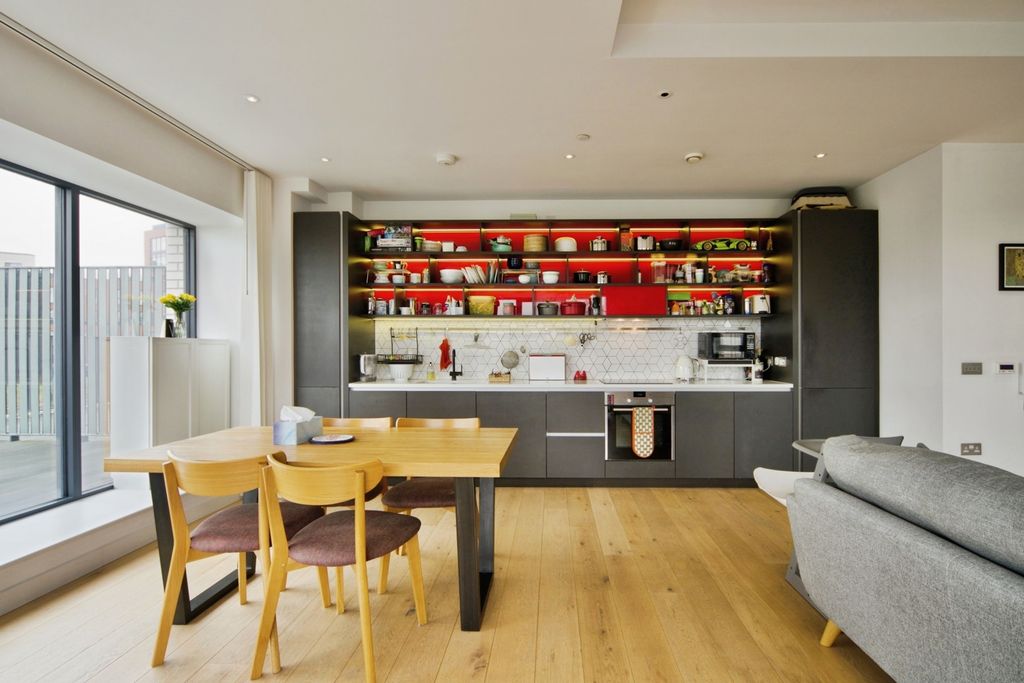 Property photo 3 of 14 Pbox-Img.Jpg