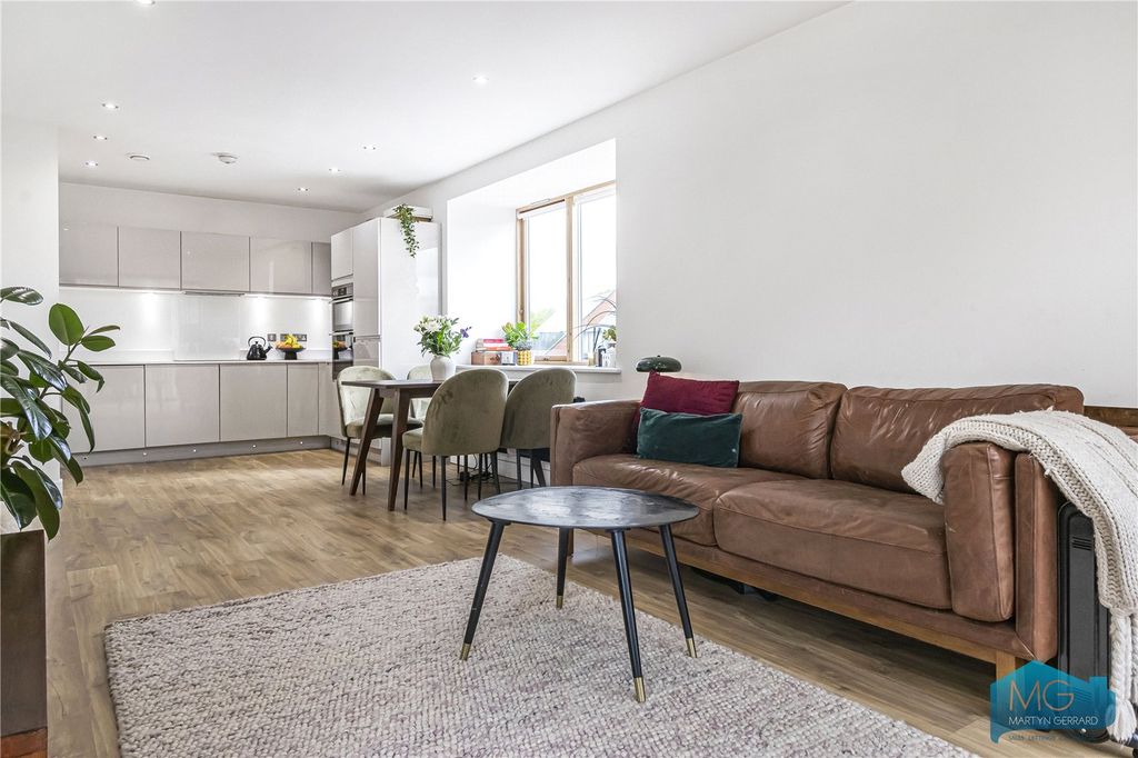 Property photo 3 of 22 Picture No. 19