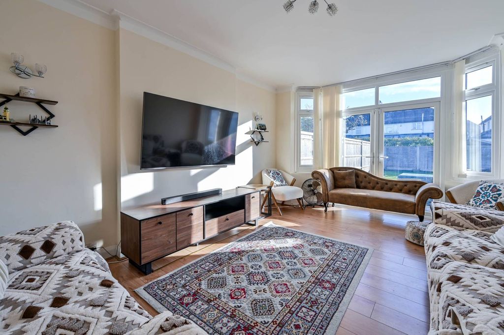 Property photo 2 of 20