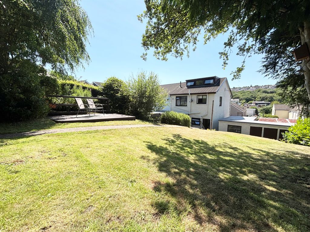 Property photo 2 of 22