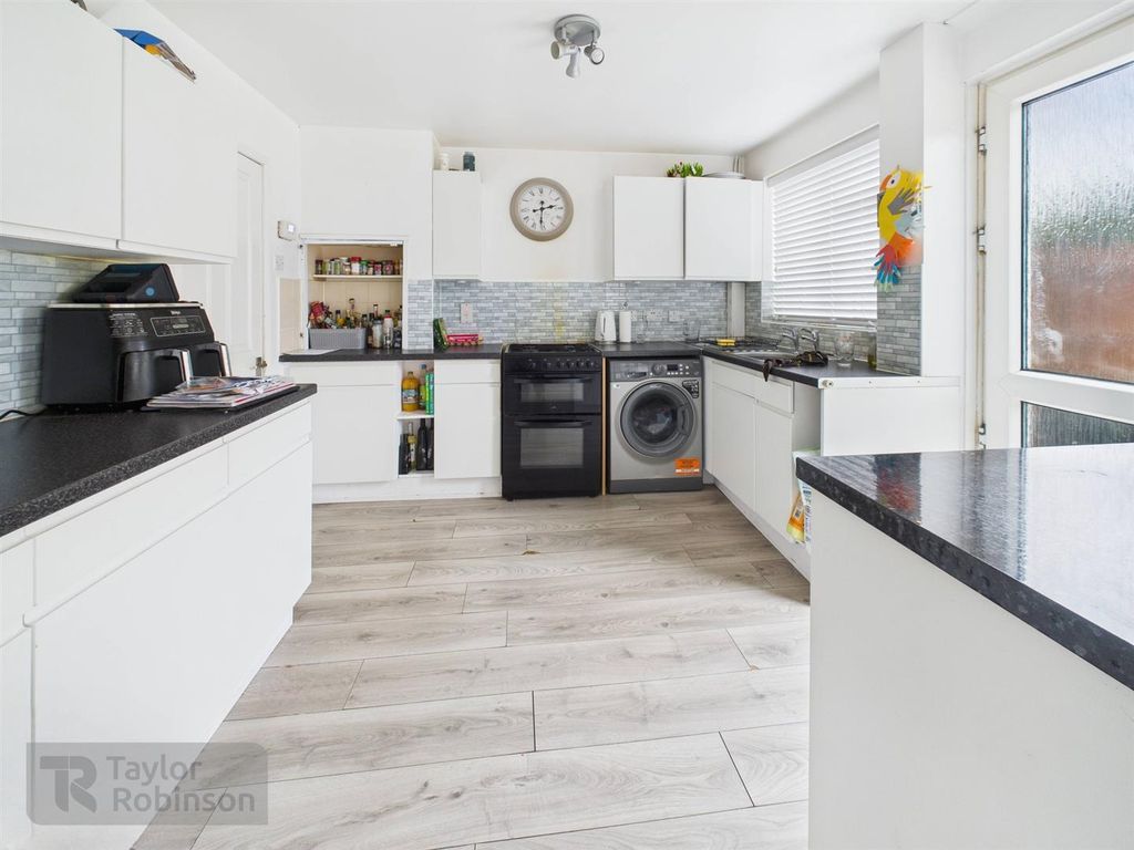 Property photo 3 of 12 Cam02600G0-Pr0594-Still005.Jpg