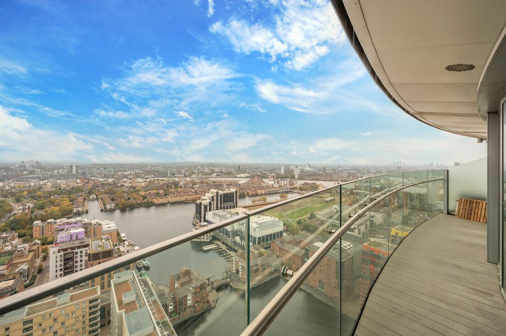 Property photo 2 of 11