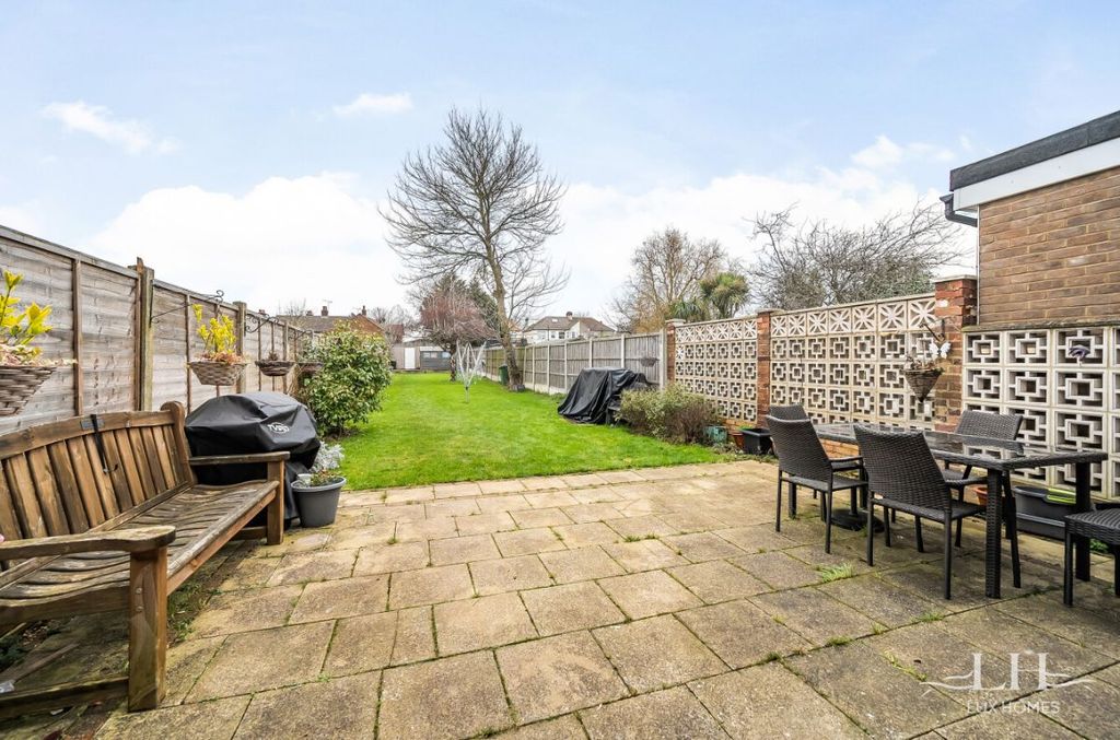 Property photo 2 of 20