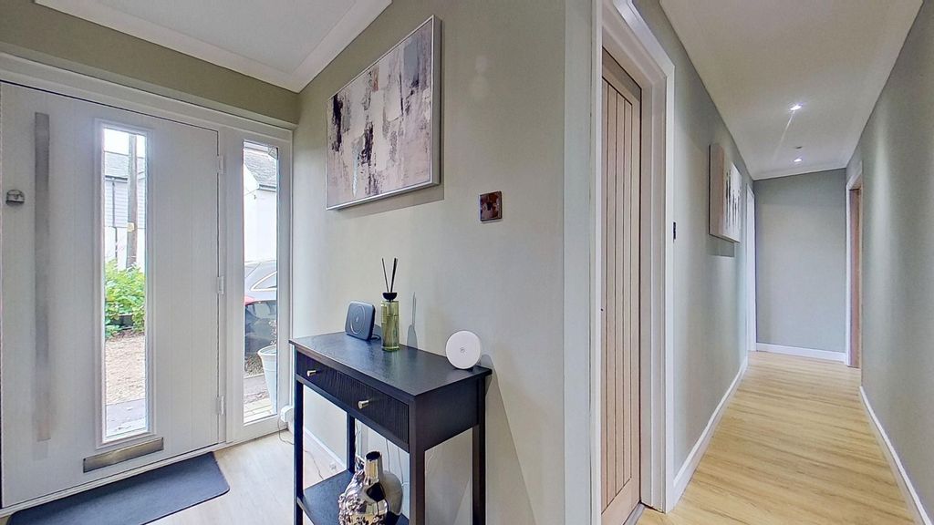 Property photo 3 of 35