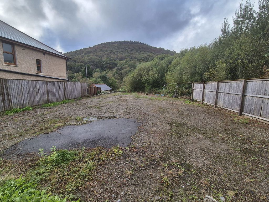 Property photo 2 of 3