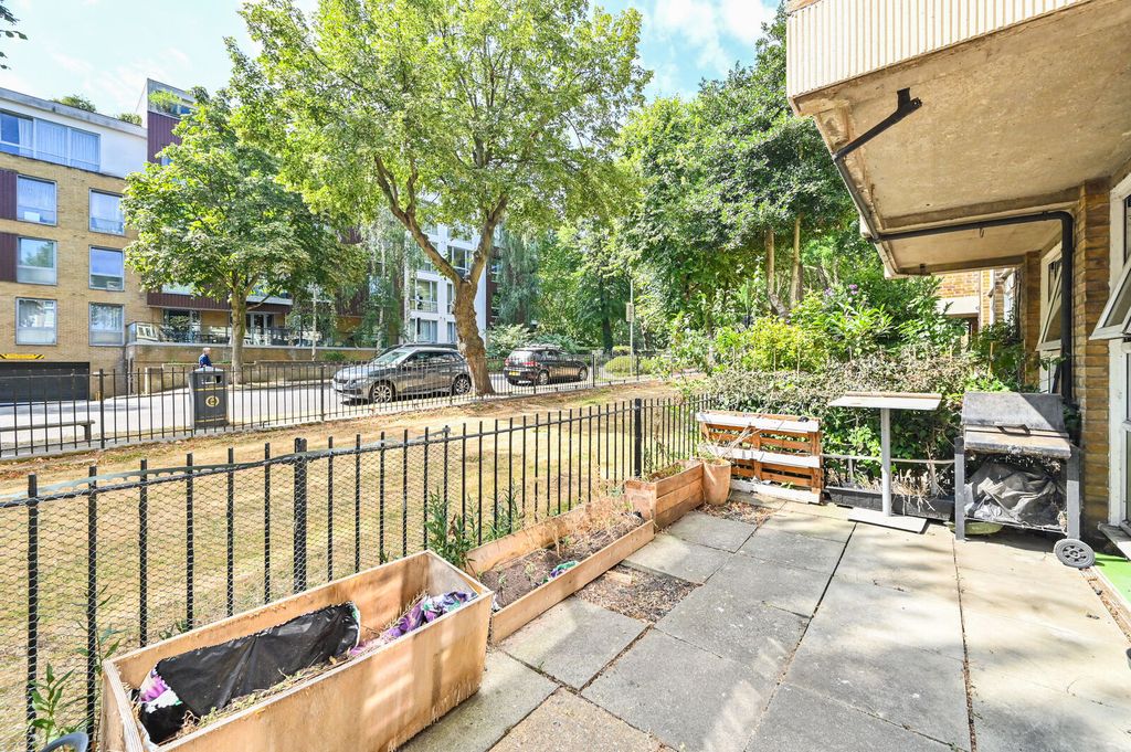 Property photo 3 of 18