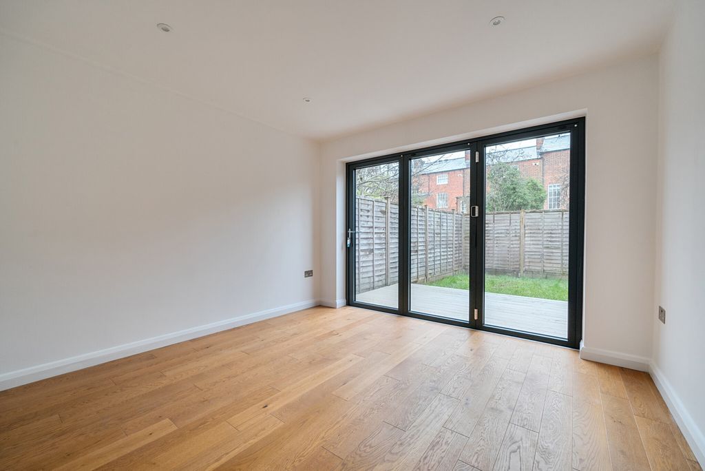 Property photo 3 of 24 1422470-21-69Aafb...