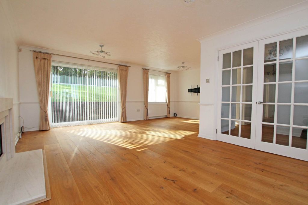 Property photo 2 of 23