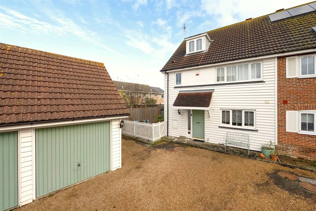 Property photo 1 of 29