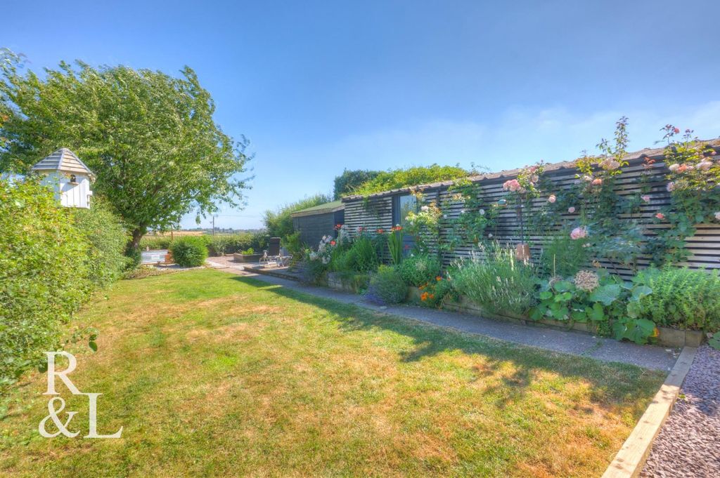 Property photo 3 of 35 Ashby Road (9).Jpg