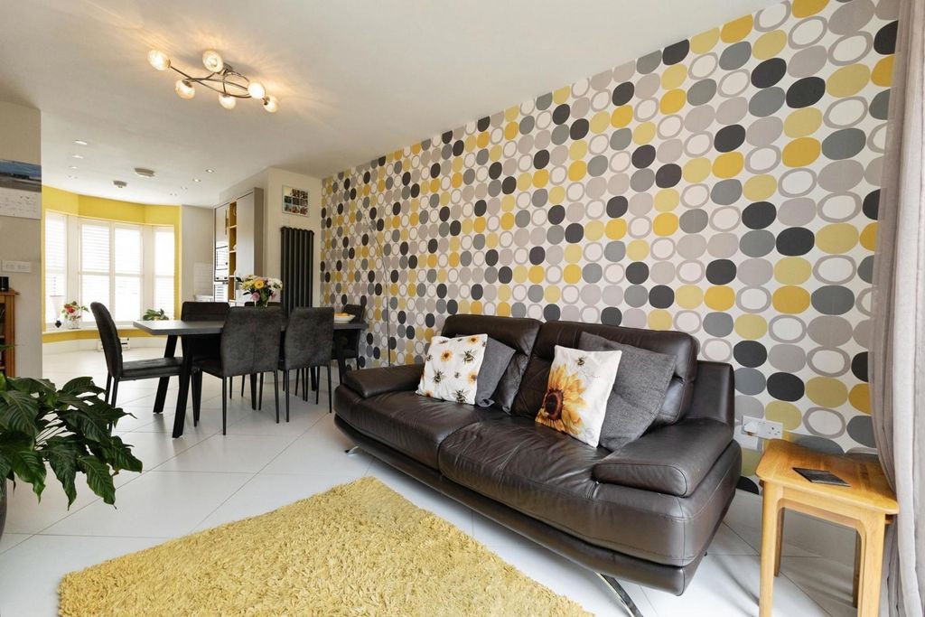 Property photo 3 of 16 Pbox-Img.Jpg