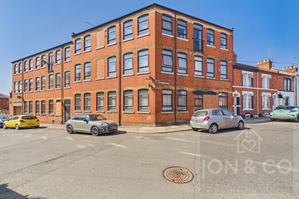 Property photo 1 of 12