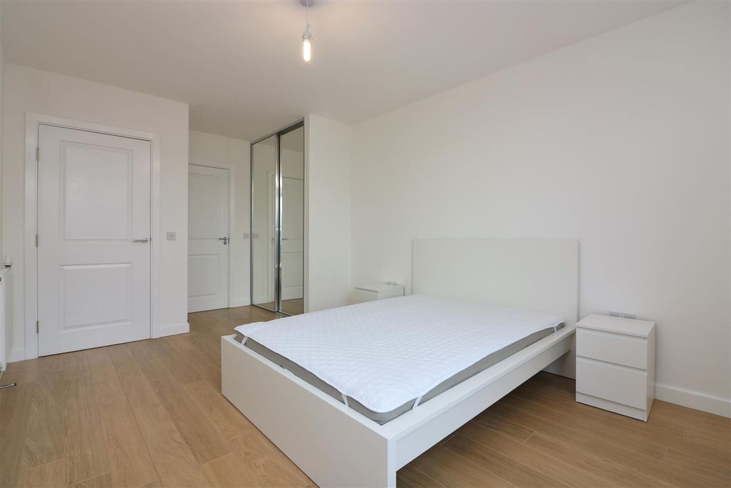 Property photo 2 of 6 Lucienne Court.Jpg