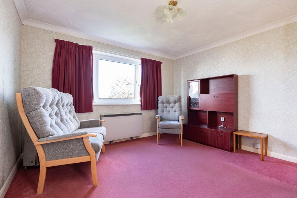 Property photo 2 of 11