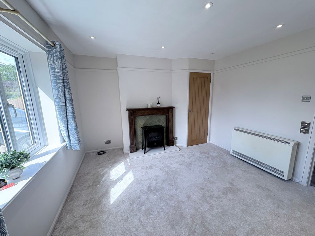 Property photo 2 of 13 28