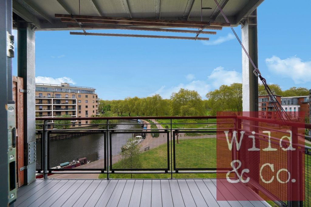 Property photo 3 of 20 Waterfront House - 9Sfigjgeeoqw3Tzq1O71.Jpg