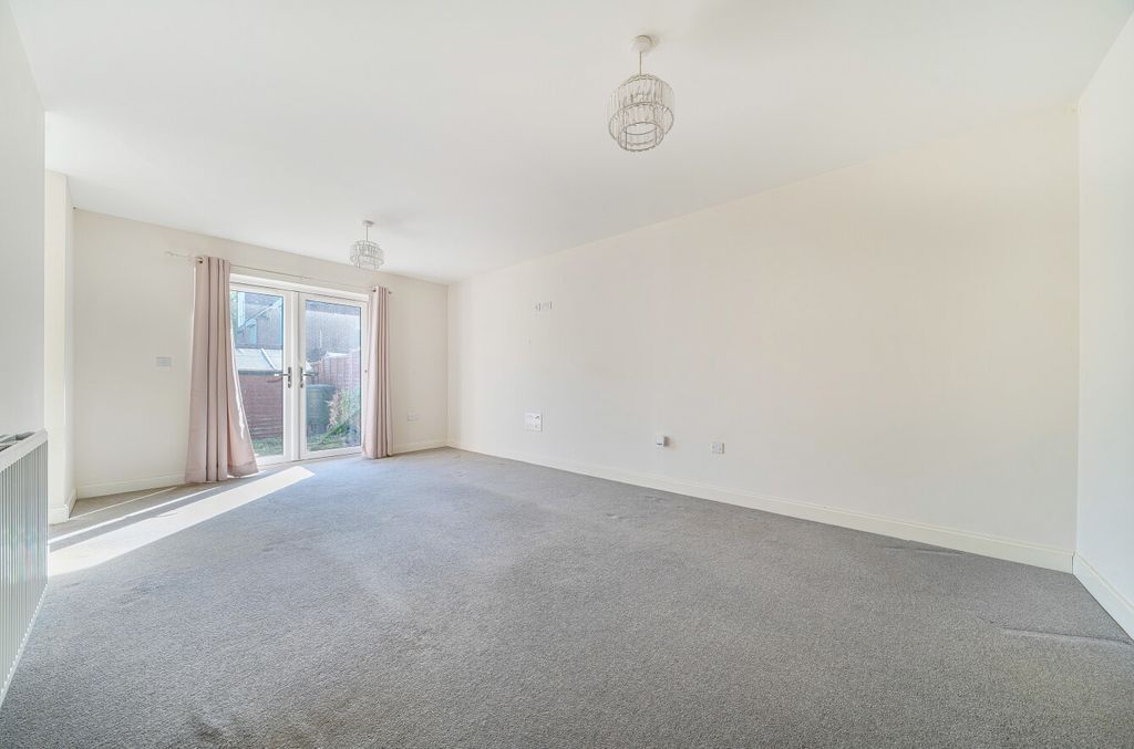 Property photo 2 of 13 1453315-11-69F38B...
