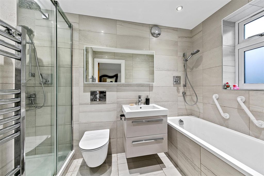 Additional image 7 of 2 bed flat for saleStation Road, Hampton TW12