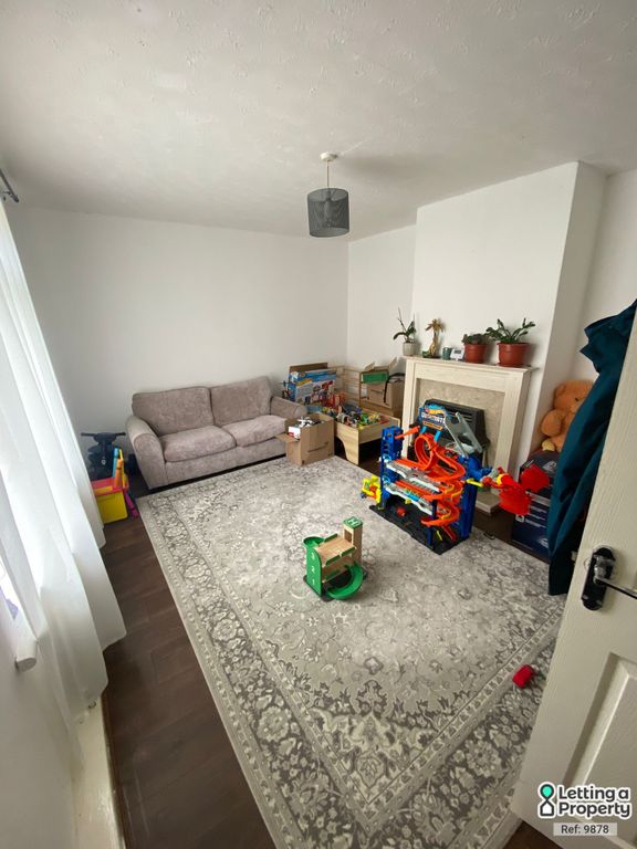 Property photo 3 of 12