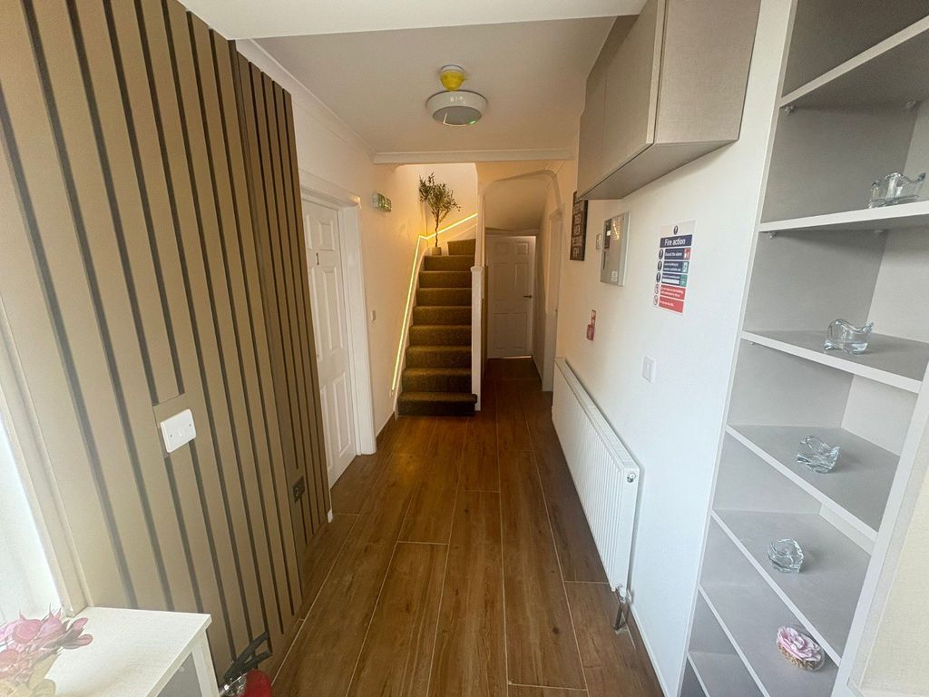 Property photo 2 of 15 Gallery