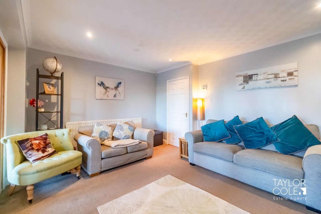 Property photo 3 of 31