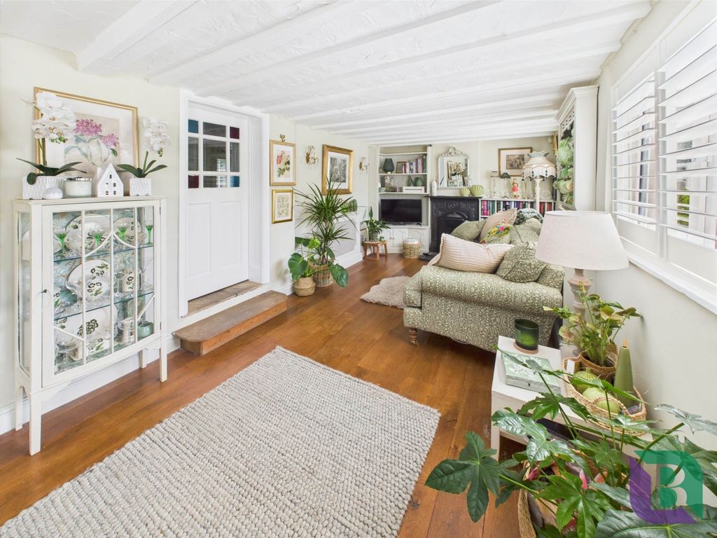 Property photo 2 of 33