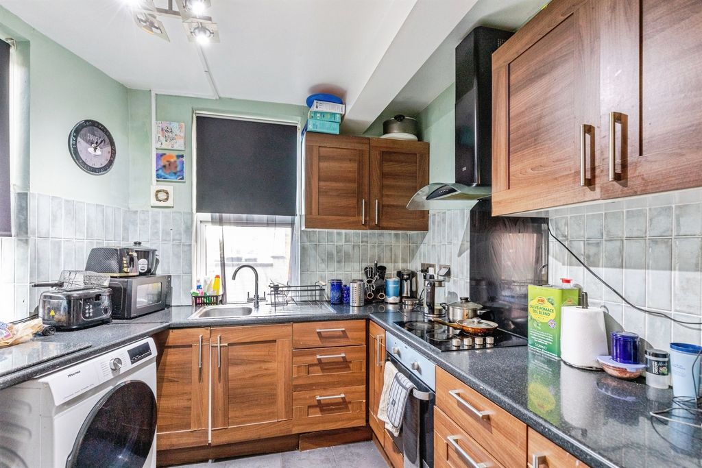 Property photo 3 of 13