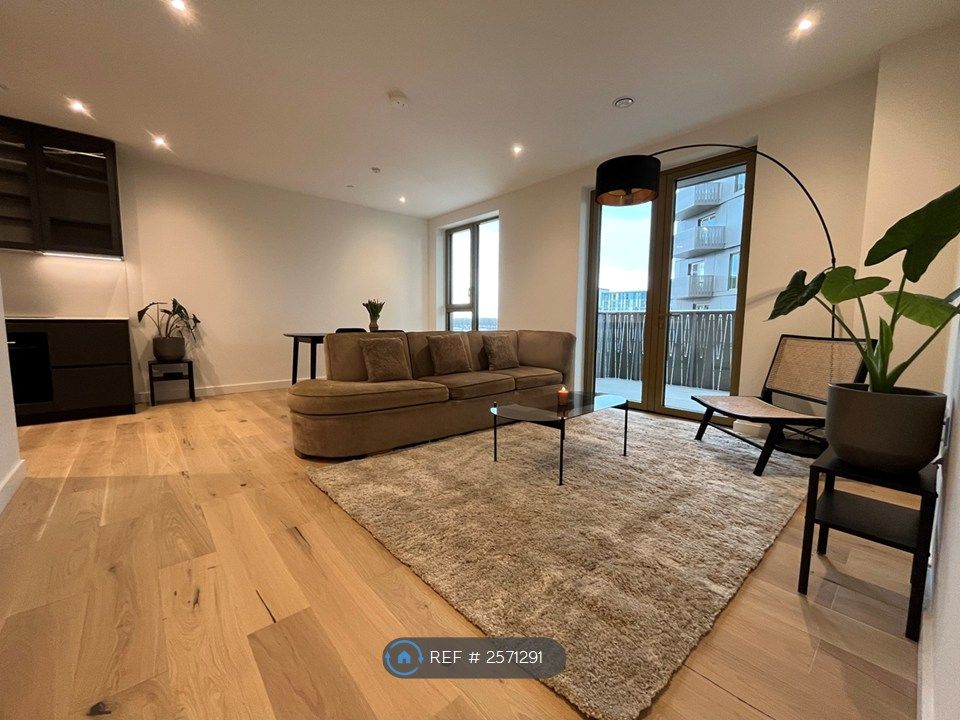 Property photo 1 of 19 Living Area