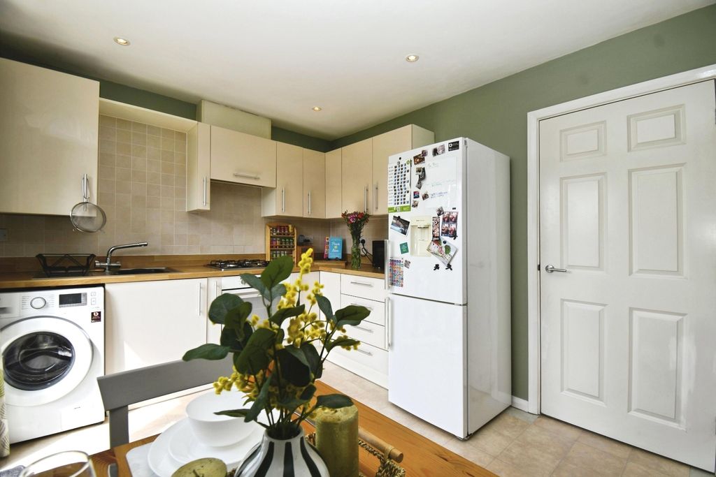 Property photo 3 of 15 Pbox-Img.Jpg
