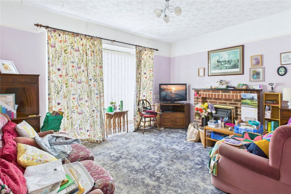 Property photo 2 of 15 Picture No. 04