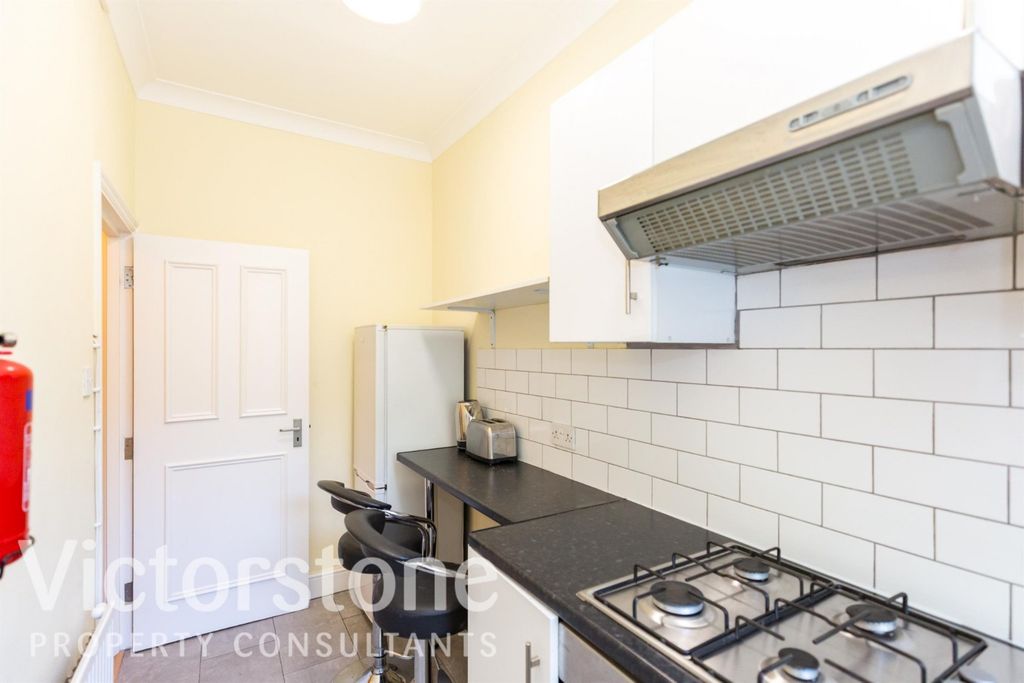 Property photo 2 of 13 1512463