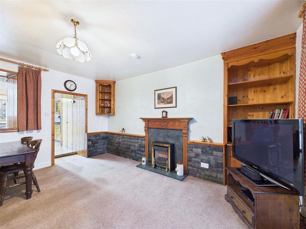 Property photo 2 of 25 Dining Room