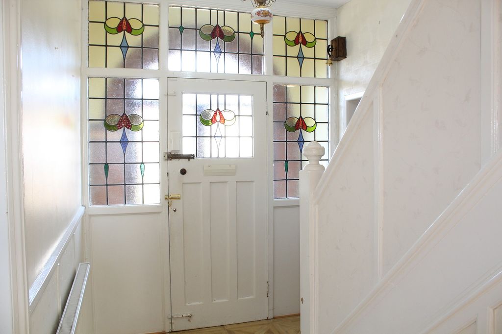 Property photo 3 of 15 Entrance Hall