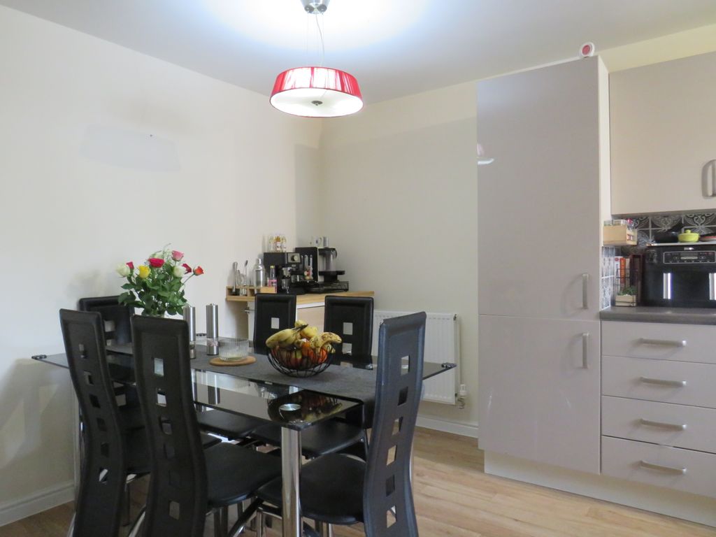 Property photo 2 of 14 2 Kitchen Diner