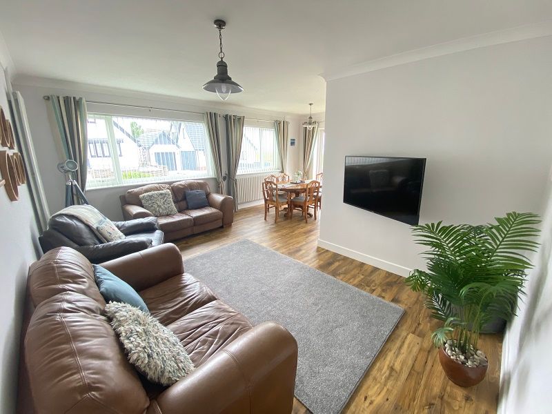 Property photo 2 of 15 Lounge