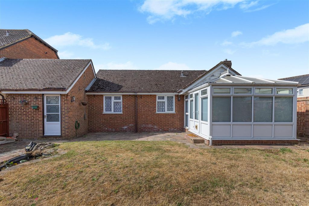 Property photo 2 of 14 8703153-Exterior01.Jpg