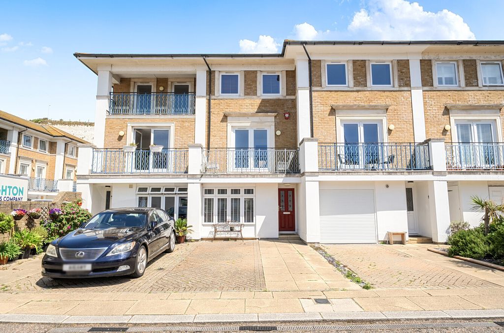 Property photo 1 of 16 1468557-29-6A1Eb7...